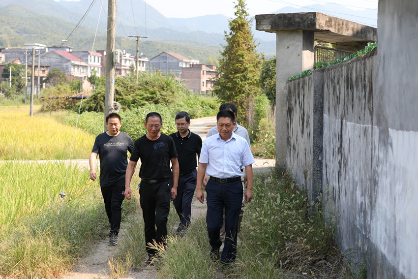 火狐平台_火狐(中国)一站式服务平台党委书记张格林赴高水村开展乡村振兴专题调研