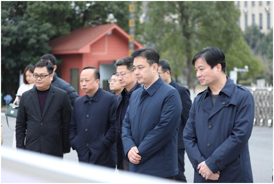 市人民政府副市长白云峰到火狐平台_火狐(中国)一站式服务平台调研