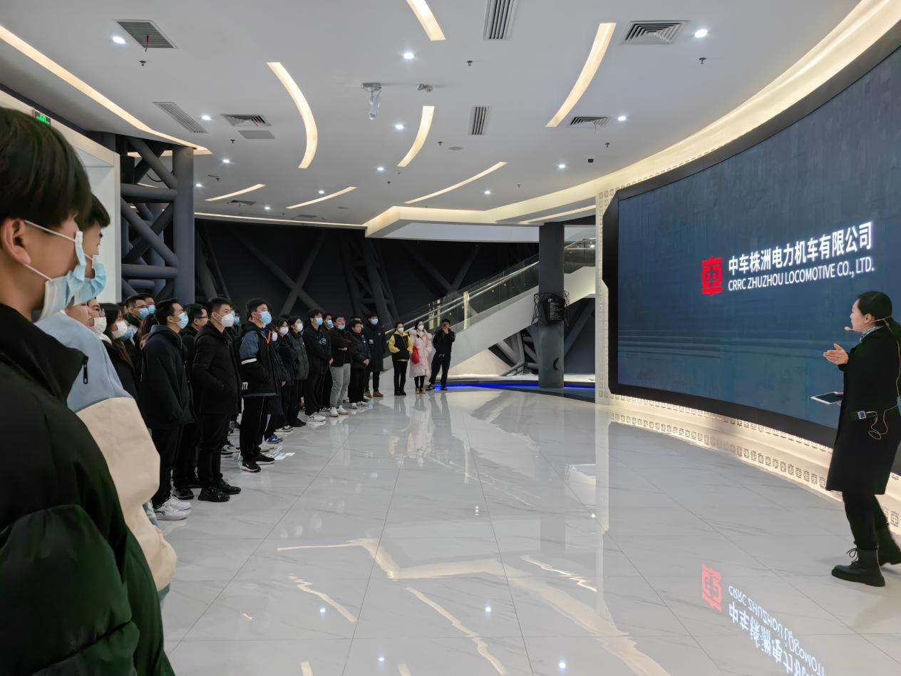 火狐平台_火狐(中国)一站式服务平台团委组织50多名优秀学生代表参加“制造名城 株洲@你”大学生标杆企业游活动