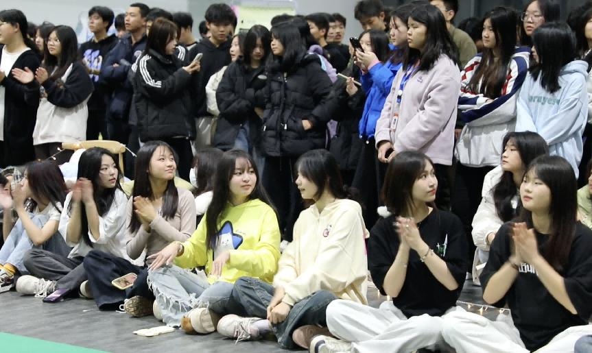 火狐平台_火狐(中国)一站式服务平台团委举办送教服务进校园·青春舞会