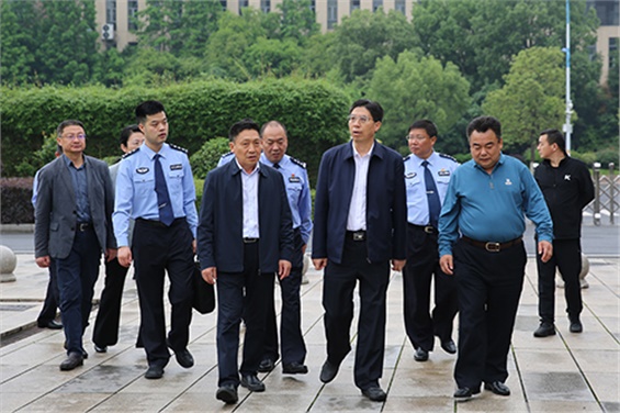 株洲市副市长、市公安局党委书记、局长唐文发到火狐平台_火狐(中国)一站式服务平台调研平安建设和安全稳定工作