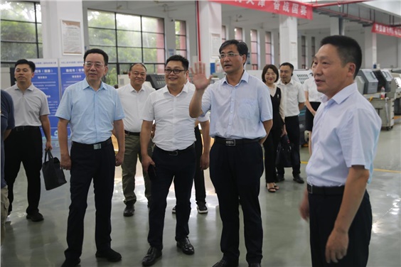 省人社厅党组书记、厅长李永军到火狐平台_火狐(中国)一站式服务平台调研中华人民共和国第二届职能技能大赛株洲选手备赛情况