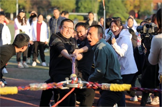 “同心聚力，筑梦起航”——火狐平台_火狐(中国)一站式服务平台举行更名后第一届教职工趣味运动会