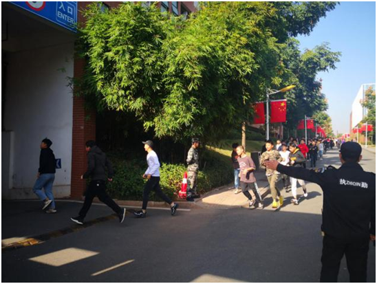 火狐平台_火狐(中国)一站式服务平台开展防空防灾“人防”应急疏散演练