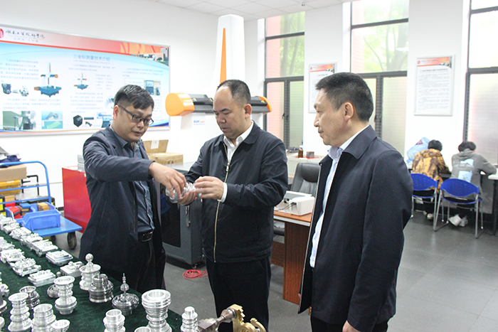 株洲市委组织部副部长于大平一行来火狐平台_火狐(中国)一站式服务平台调研