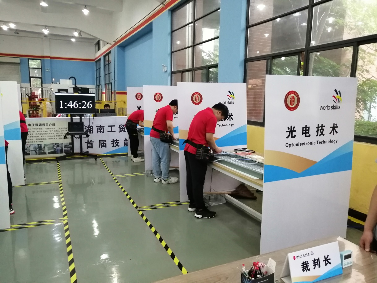 电气工程系学子们在火狐平台_火狐(中国)一站式服务平台首届技能文化节上展风采